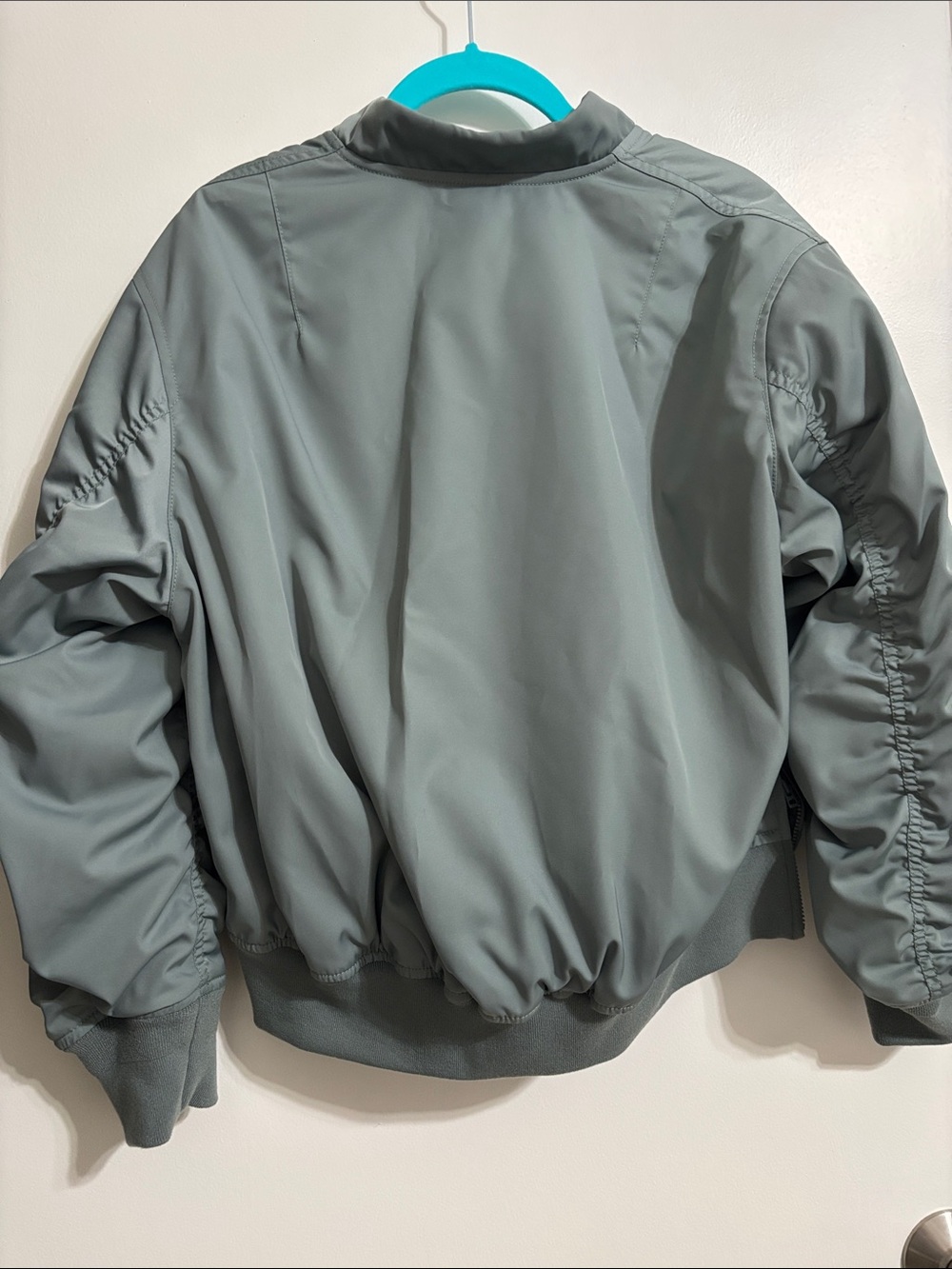 NWT Uniqlo Bomber Jacket in Green - Picture 5 of 5